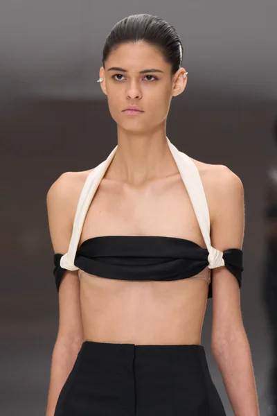 Look 19